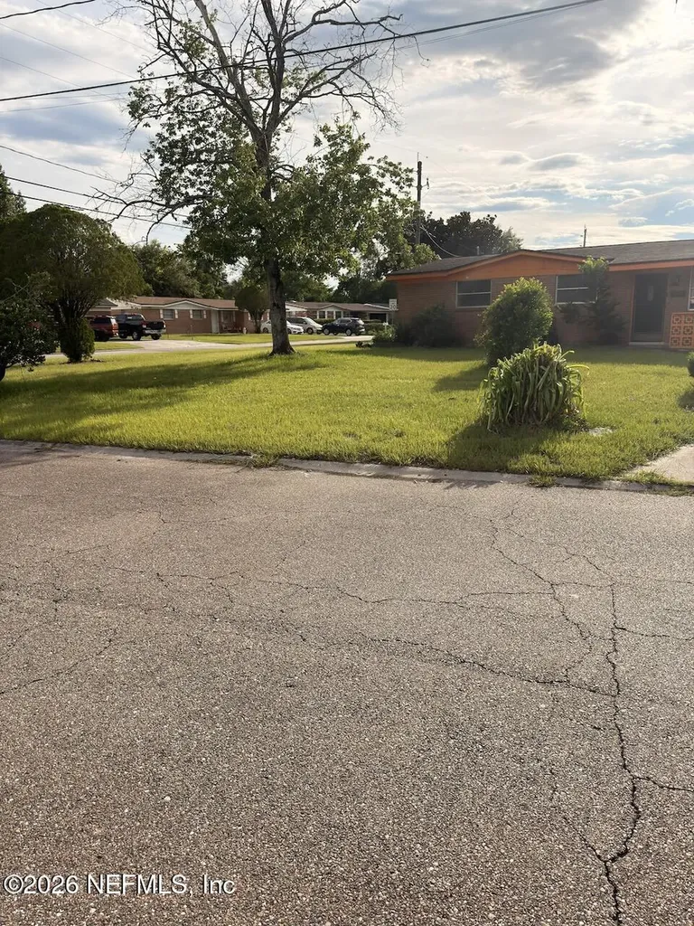 9806 Priory Avenue Jacksonville FL 32208