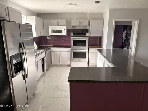 9806 Priory Avenue Jacksonville FL 32208