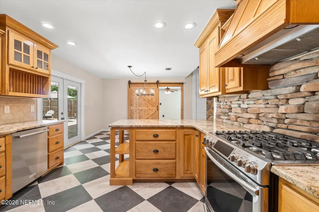 109 Oak Tree Lane Palatka FL 32177