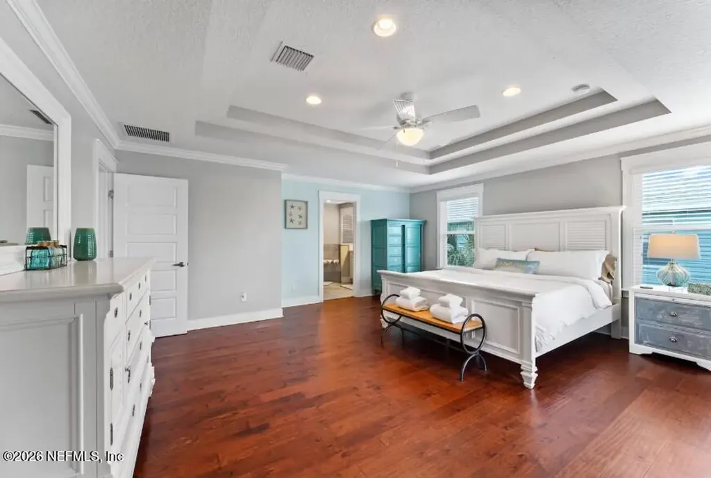 137 S 6th Avenue Jacksonville Beach FL 32250