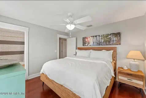 137 S 6th Avenue Jacksonville Beach FL 32250