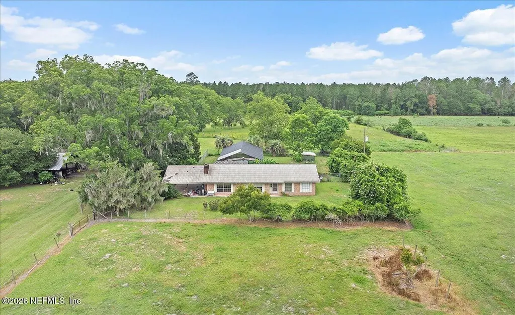 3476 Clifford Dugger Road Glen St. Mary FL 32040