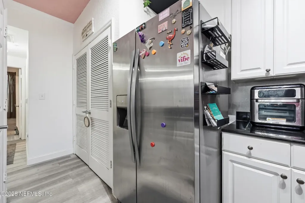 8539 Gate Parkway W Jacksonville FL 32216