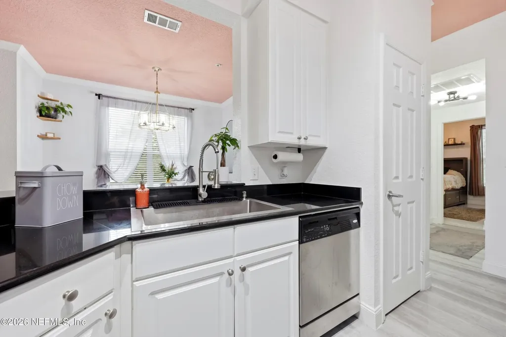 8539 Gate Parkway W Jacksonville FL 32216