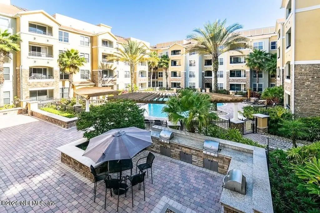 8539 Gate Parkway W Jacksonville FL 32216