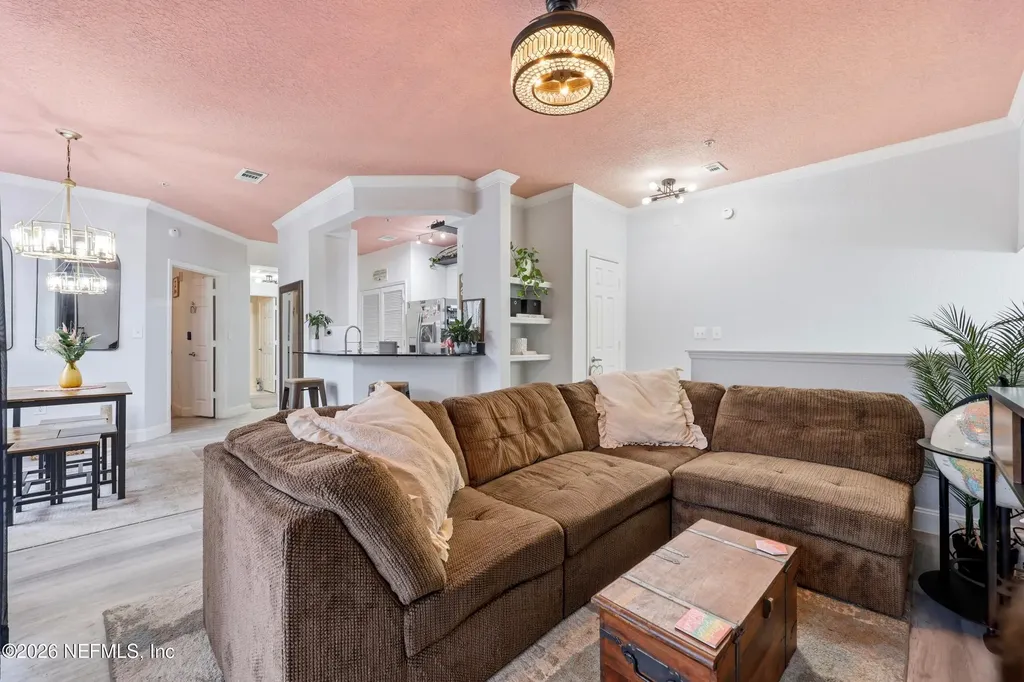 8539 Gate Parkway W Jacksonville FL 32216