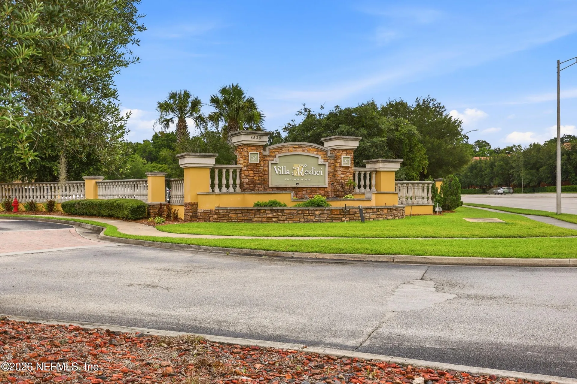 8539 Gate Parkway W Jacksonville FL 32216