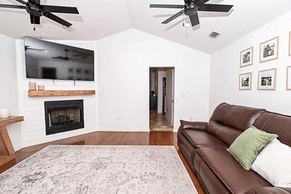 11485 Peacock Creek Road Glen St. Mary FL 32040