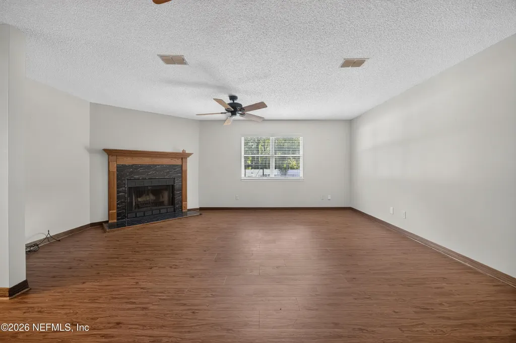 892 Branscomb Road Green Cove Springs FL 32043