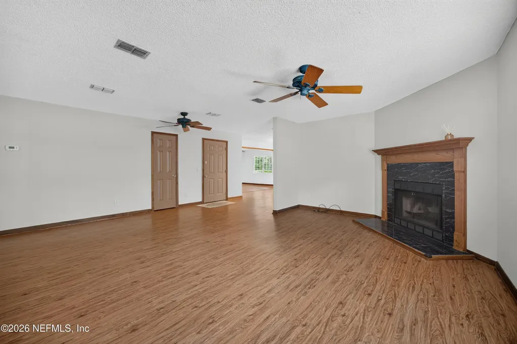 892 Branscomb Road Green Cove Springs FL 32043