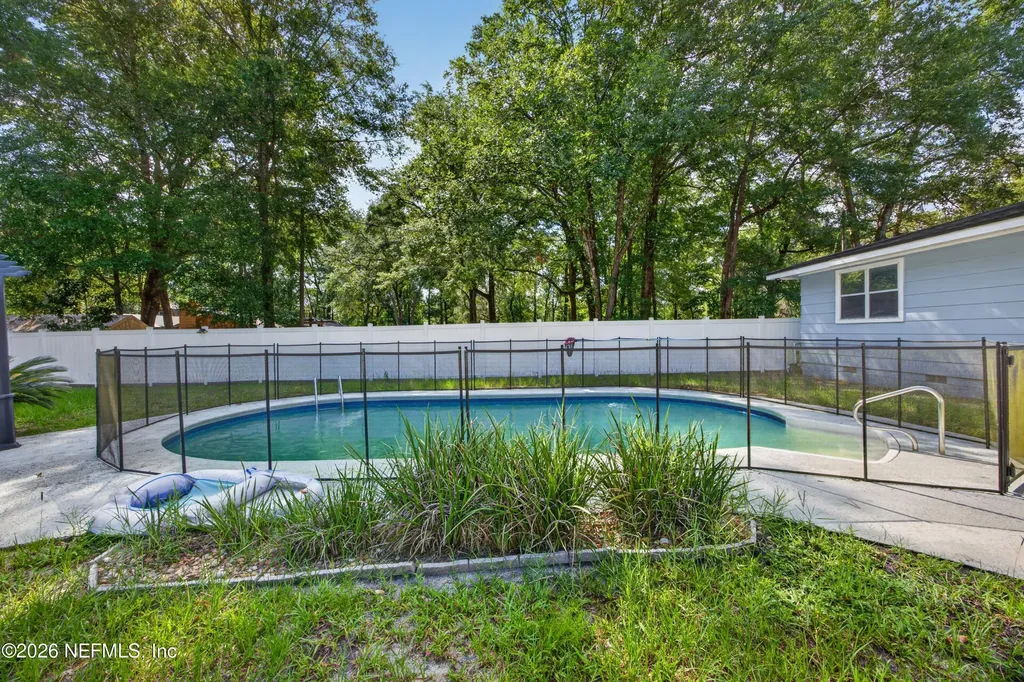 892 Branscomb Road Green Cove Springs FL 32043