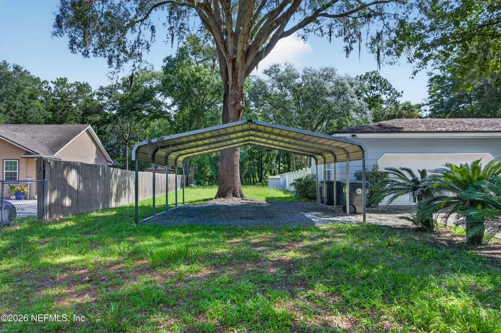 892 Branscomb Road Green Cove Springs FL 32043