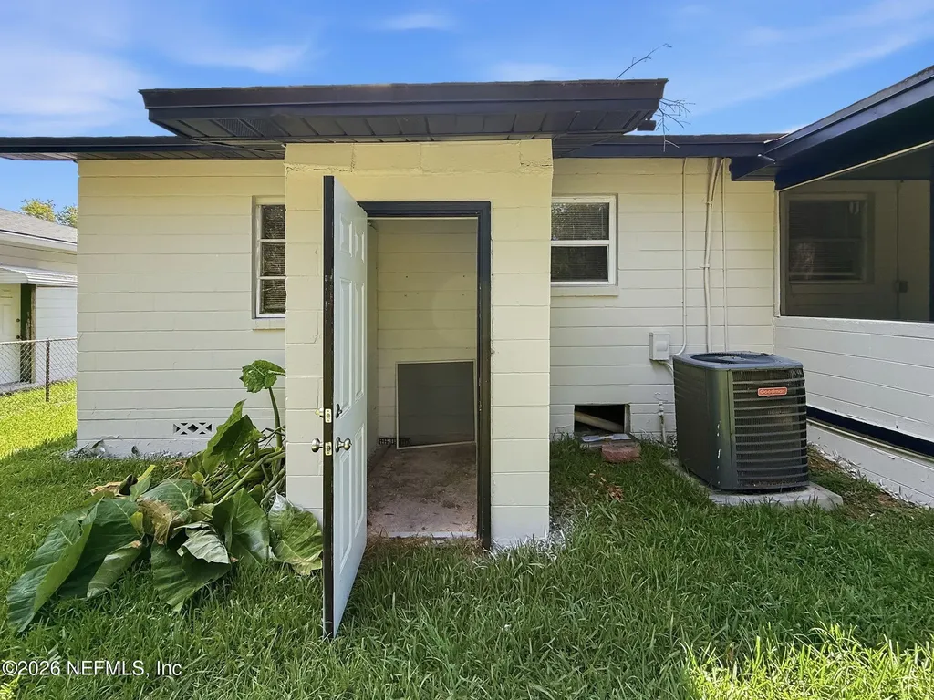3842 Anvers Boulevard Jacksonville FL 32210