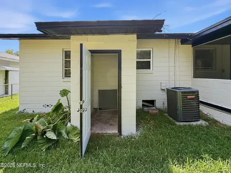 3842 Anvers Boulevard Jacksonville FL 32210