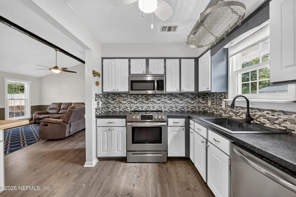 2084 Broad Oak Drive Jacksonville FL 32225