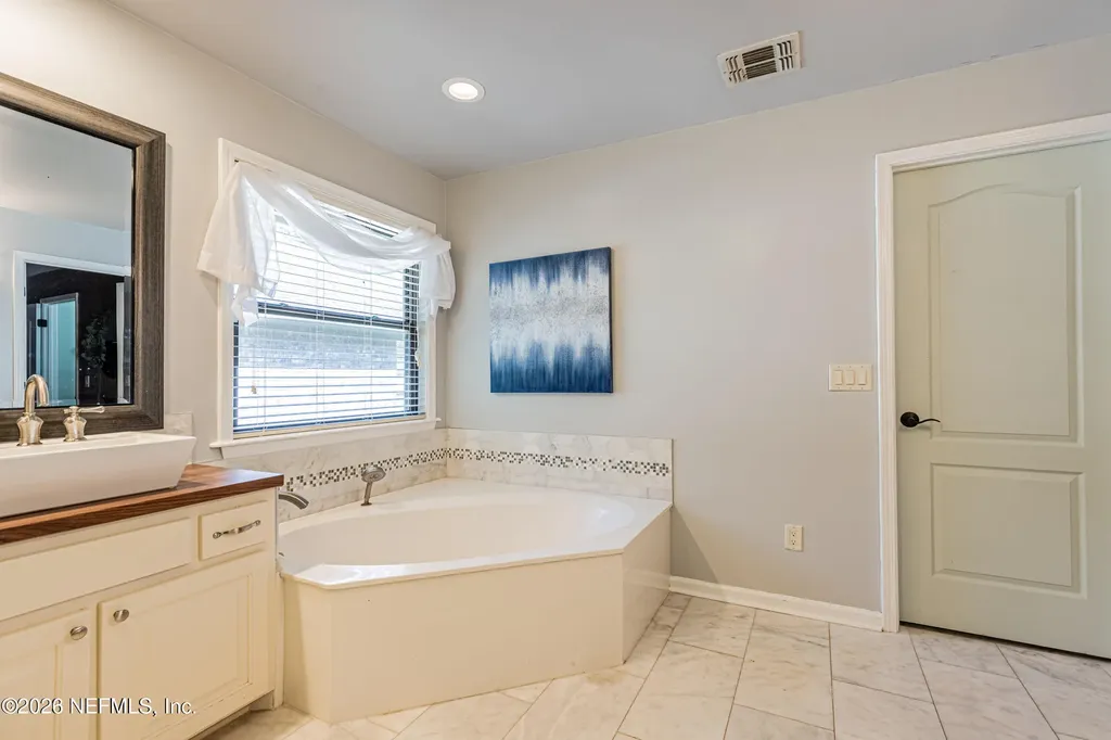 12231 Dividing Oaks Trail E Jacksonville FL 32223