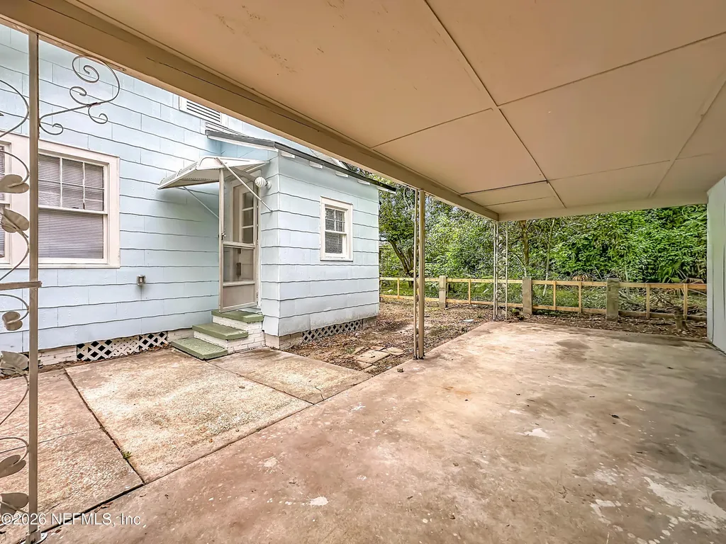 153 E 43rd Street E Jacksonville FL 32208