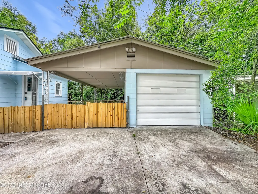 153 E 43rd Street E Jacksonville FL 32208