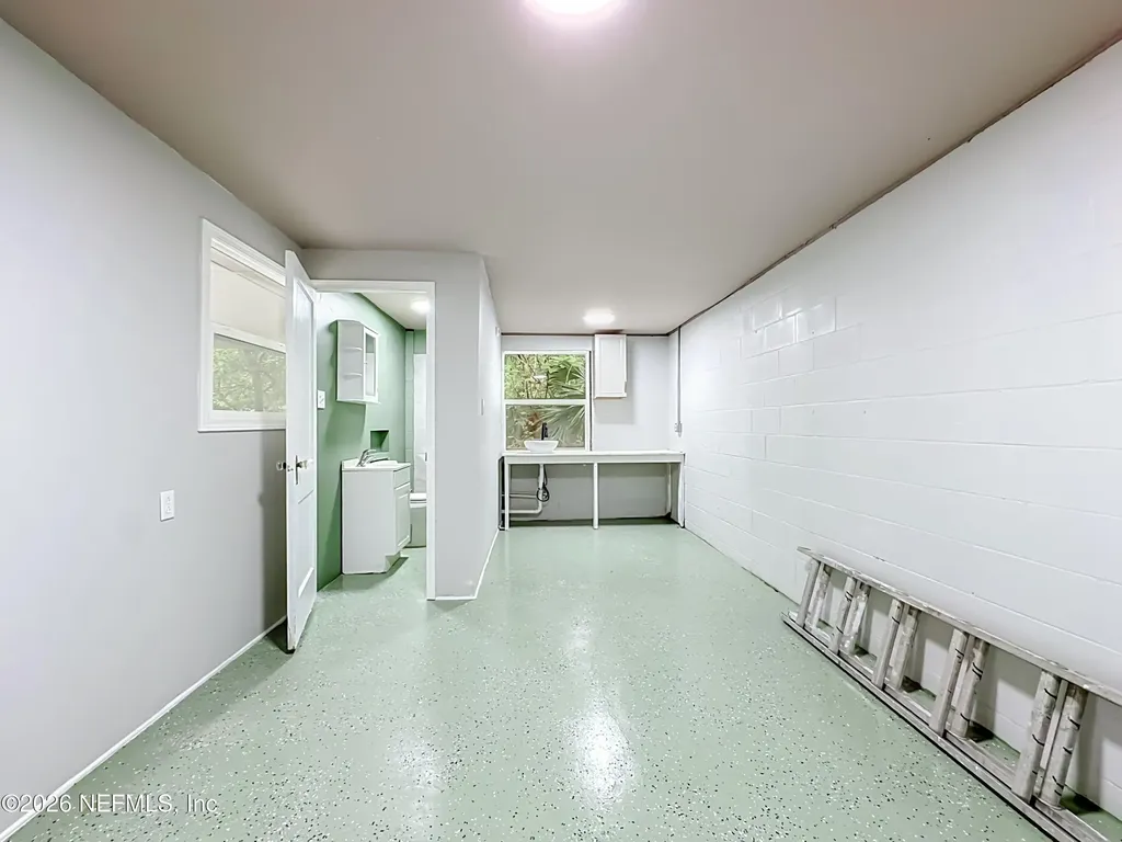 153 E 43rd Street E Jacksonville FL 32208