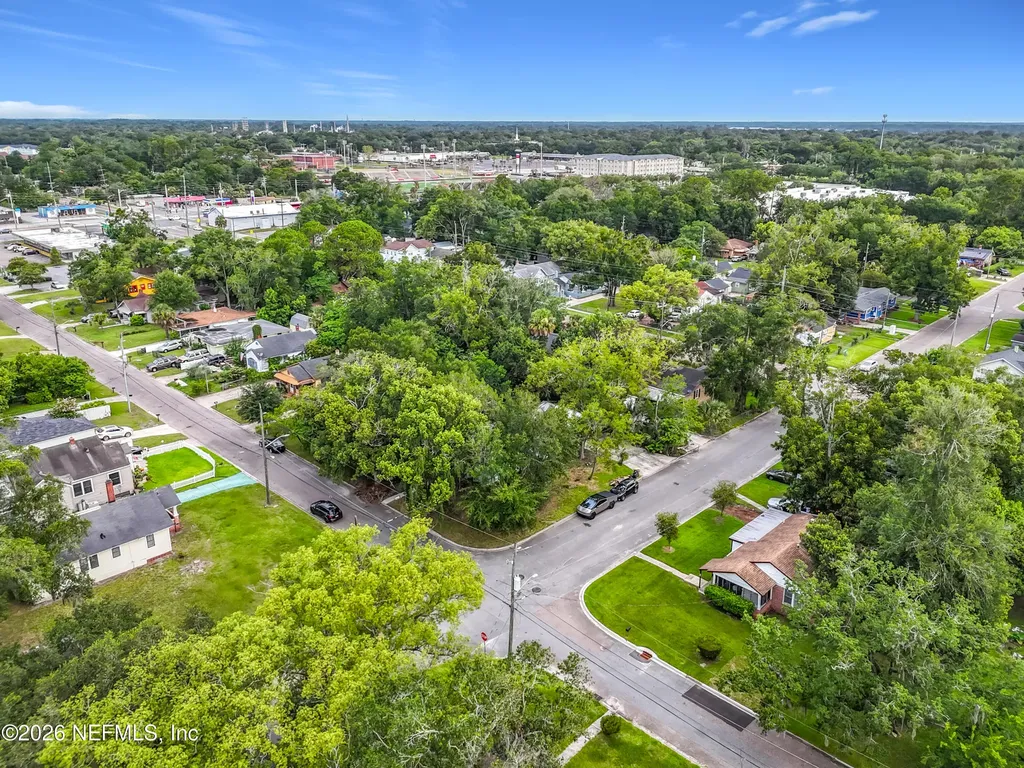 153 E 43rd Street E Jacksonville FL 32208