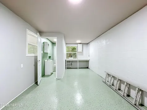 153 E 43rd Street E Jacksonville FL 32208
