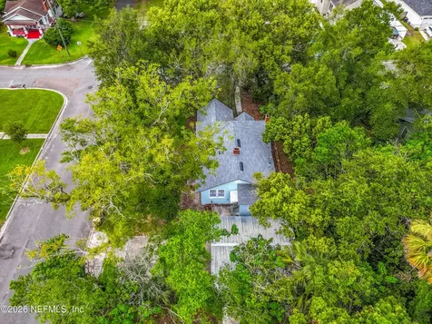 153 E 43rd Street E Jacksonville FL 32208