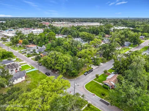 153 E 43rd Street E Jacksonville FL 32208