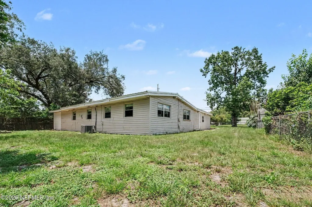 919 Crest Drive E Jacksonville FL 32221