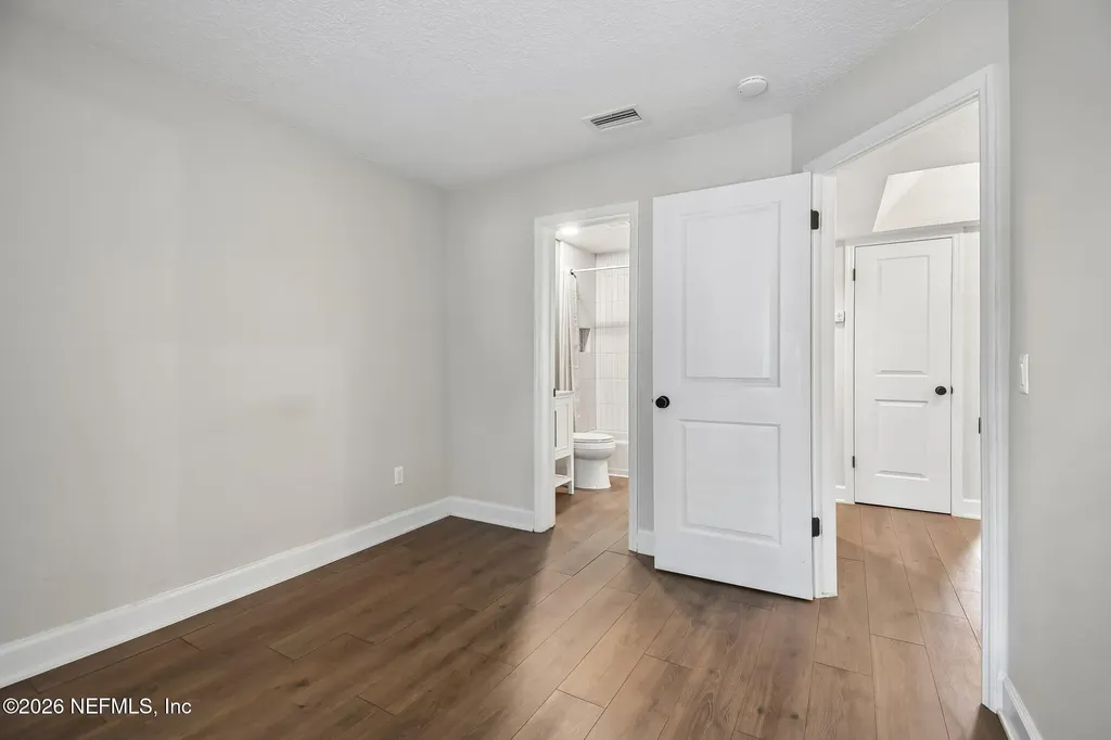 3809 Lavista Circle Jacksonville FL 32217