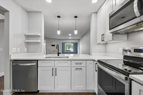 3809 Lavista Circle Jacksonville FL 32217