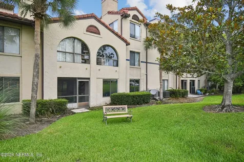 3809 Lavista Circle Jacksonville FL 32217