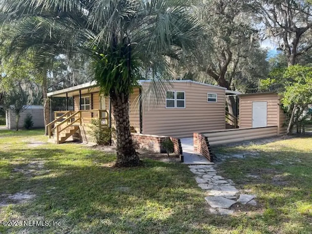 125 Willis Road Hollister FL 32147