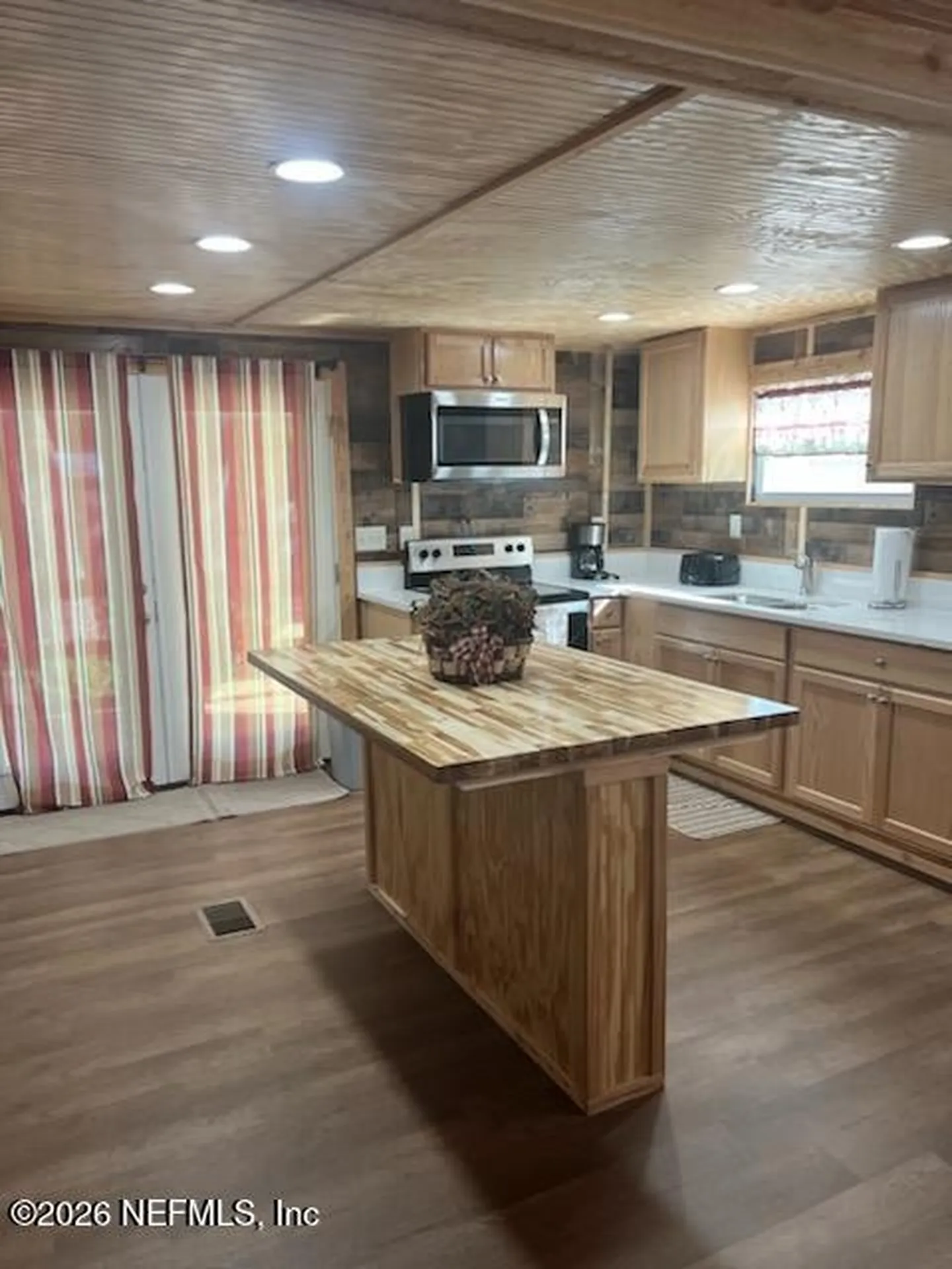 125 Willis Road Hollister FL 32147