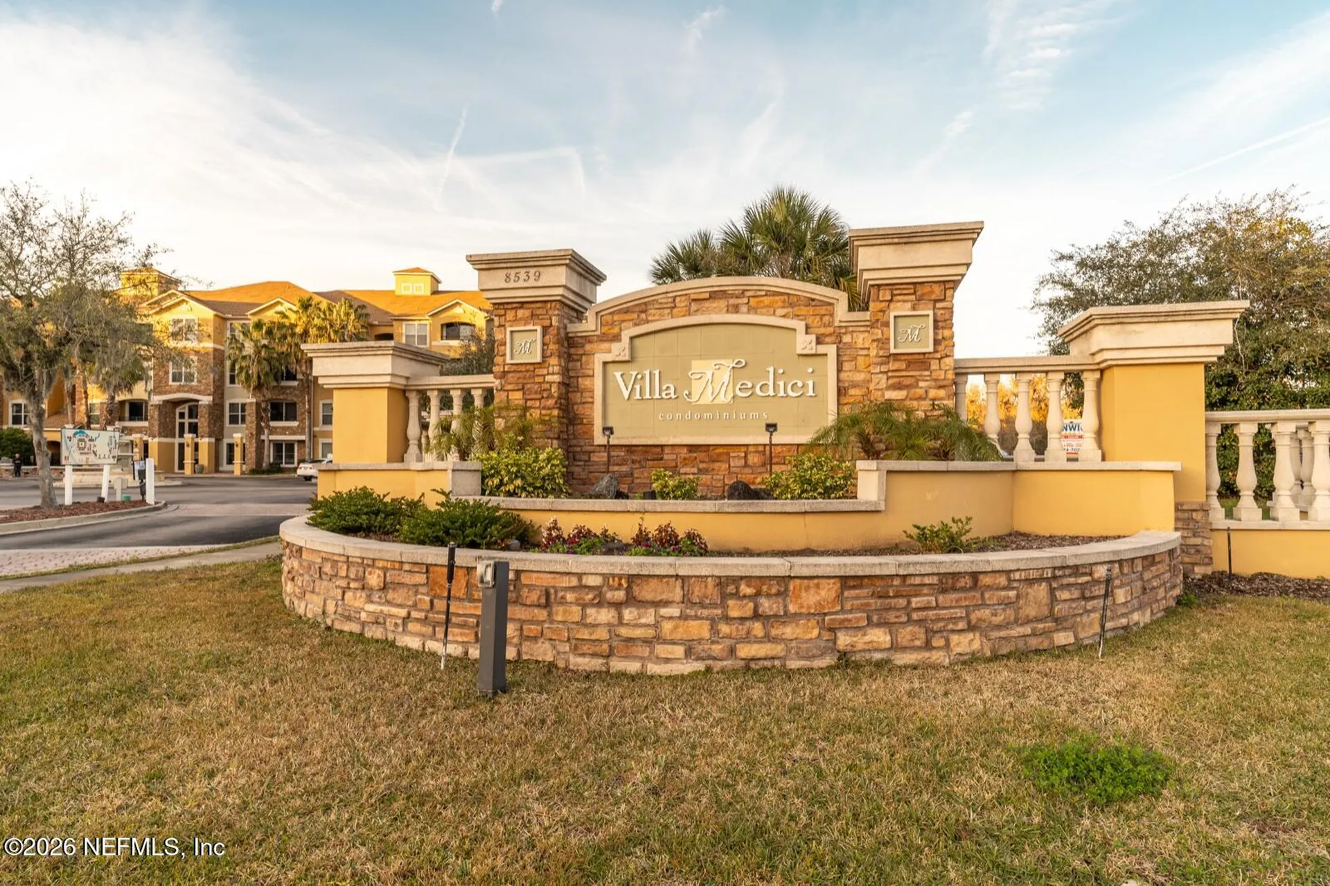 8539 Gate Parkway W Jacksonville FL 32216