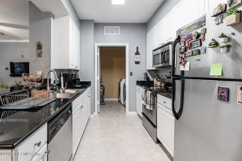 8539 Gate Parkway W Jacksonville FL 32216