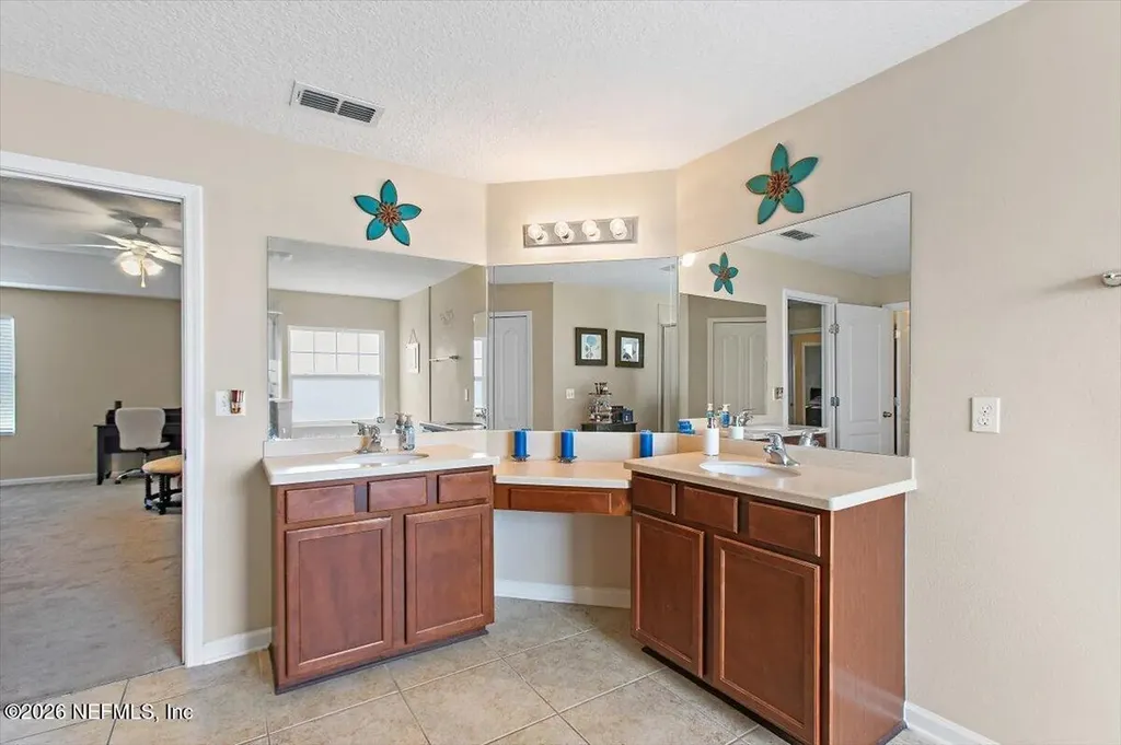8992 Merseyside Avenue Jacksonville FL 32219