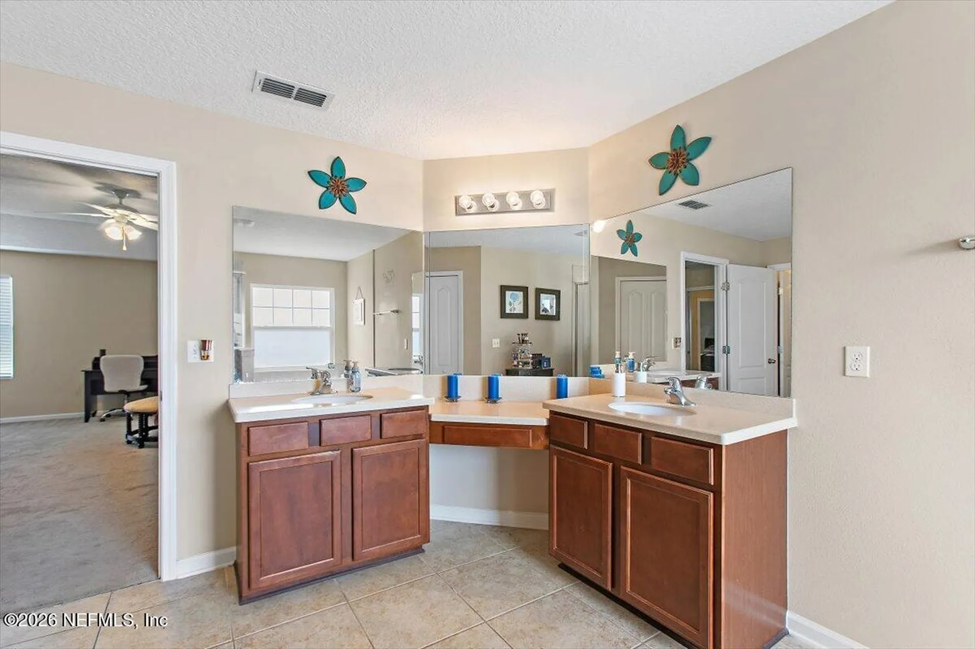 8992 Merseyside Avenue Jacksonville FL 32219