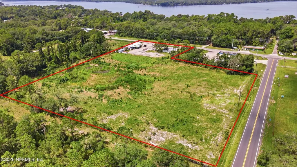 1148 Co Road 309 Crescent City FL 32112