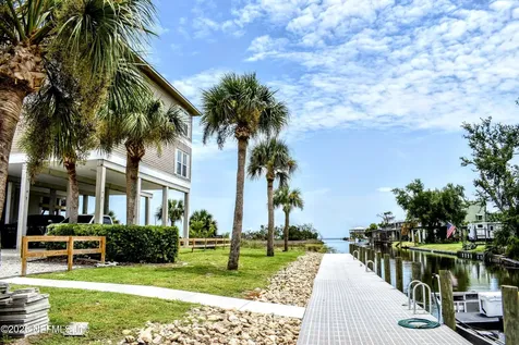 104 3rd Avenue E Horseshoe Beach FL 32648