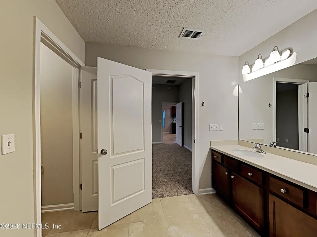13471 Devan Lee Drive E Jacksonville FL 32226
