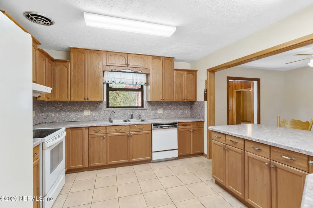 8636 St Patrick Lane Jacksonville FL 32216