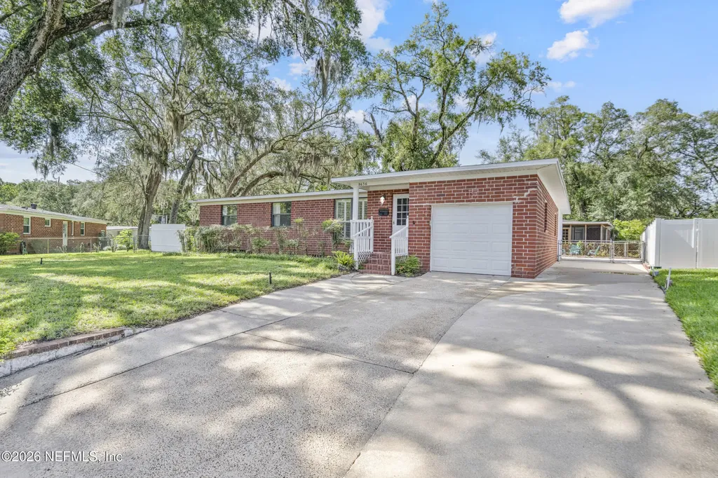 8636 St Patrick Lane Jacksonville FL 32216