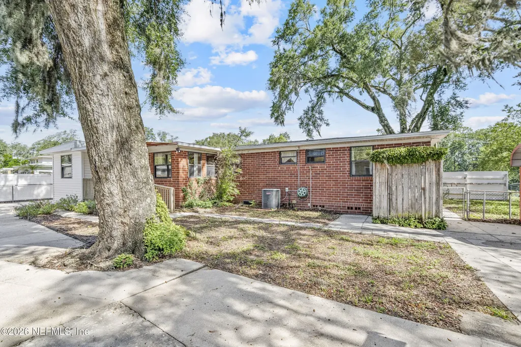 8636 St Patrick Lane Jacksonville FL 32216