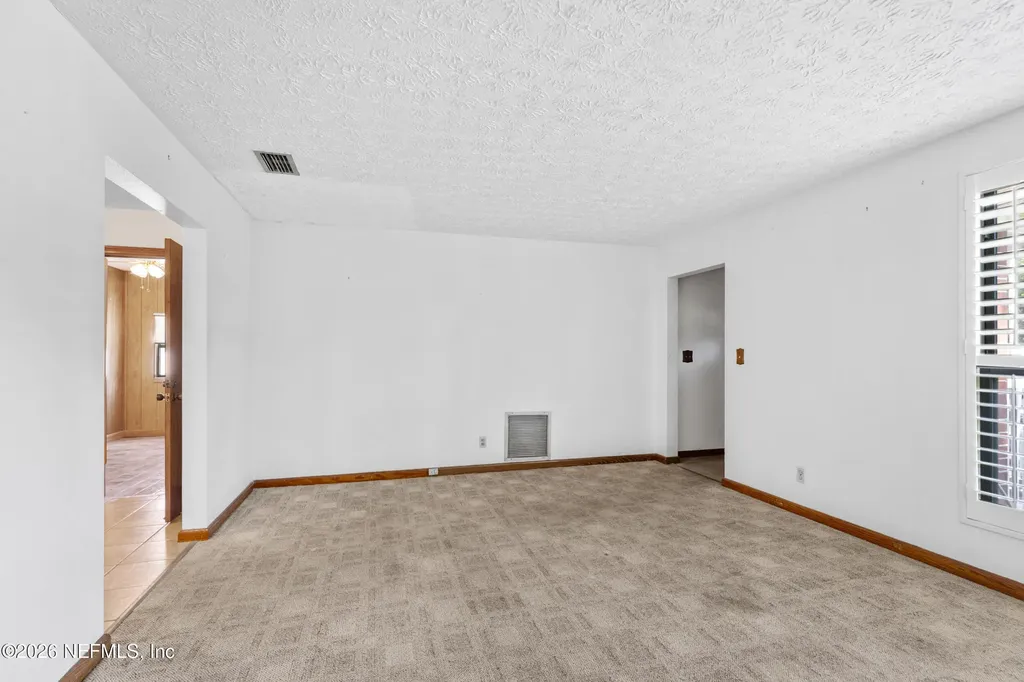 8636 St Patrick Lane Jacksonville FL 32216