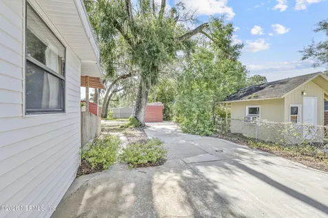 8636 St Patrick Lane Jacksonville FL 32216