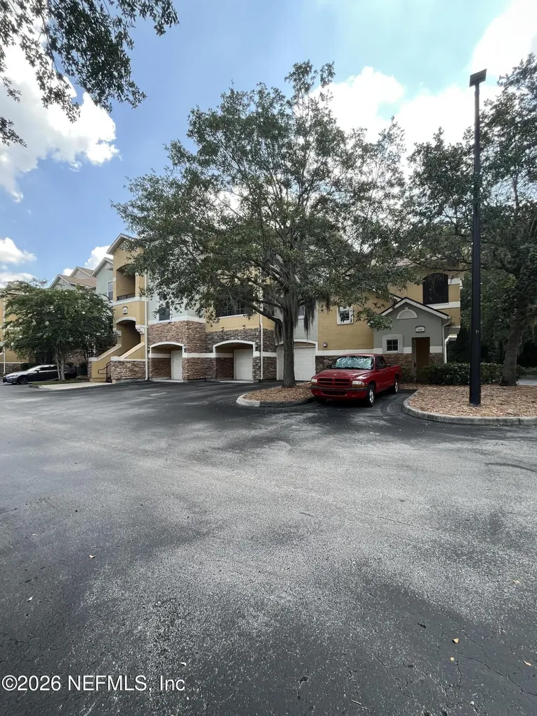 8539 Gate Parkway W Jacksonville FL 32216