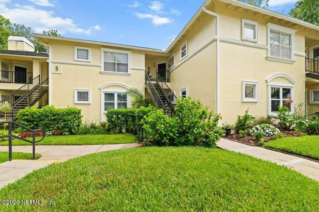 1800 The Greens Way Jacksonville Beach FL 32250