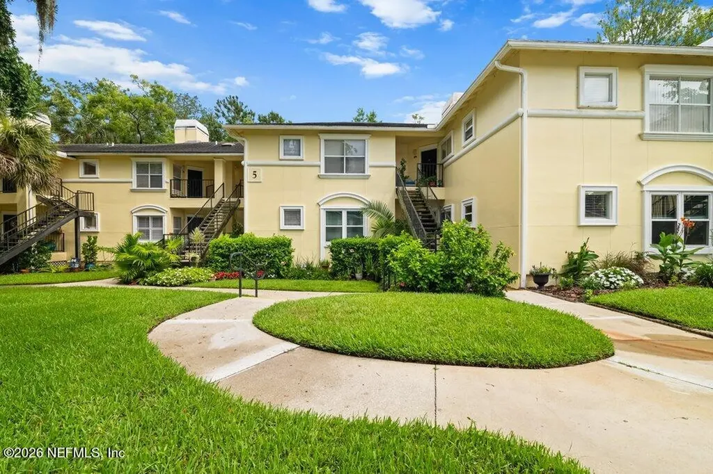 1800 The Greens Way Jacksonville Beach FL 32250