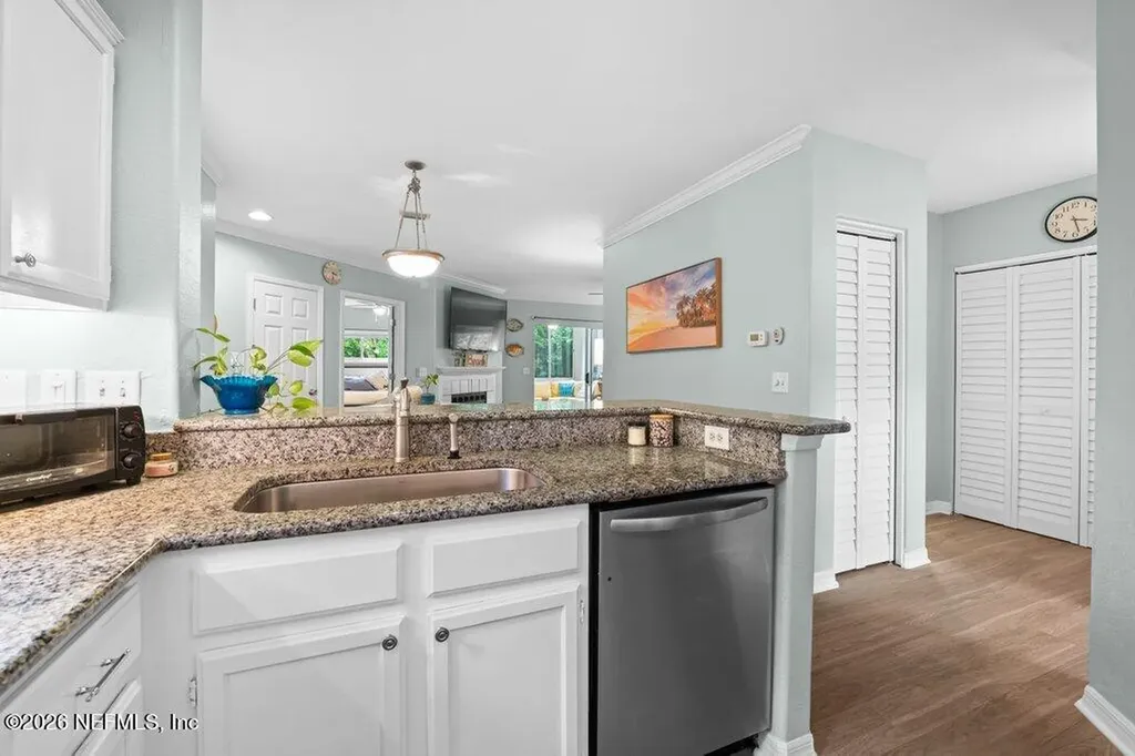 1800 The Greens Way Jacksonville Beach FL 32250