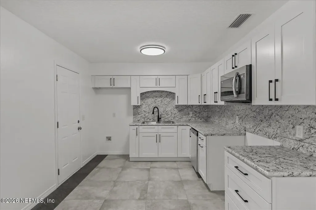 109 Ivey Road San Mateo FL 32187